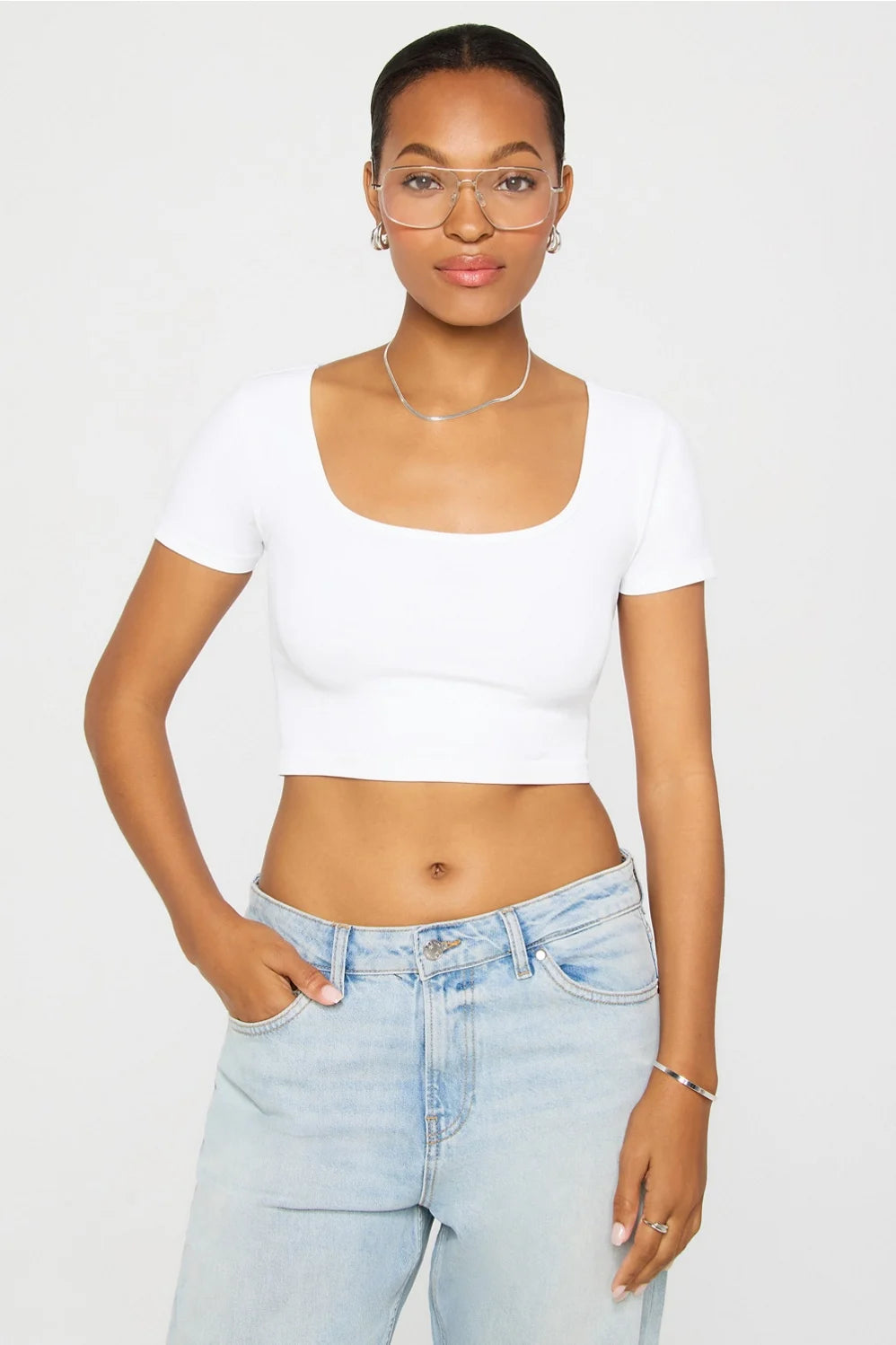 Sleek Seamless Scoop Neck Short-Sleeve Top- Classic White
