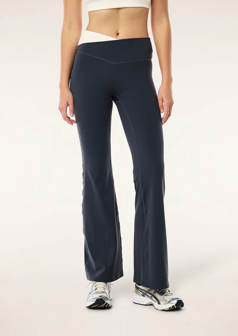 Wander Flare Legging- Marine Blue/Whisper
